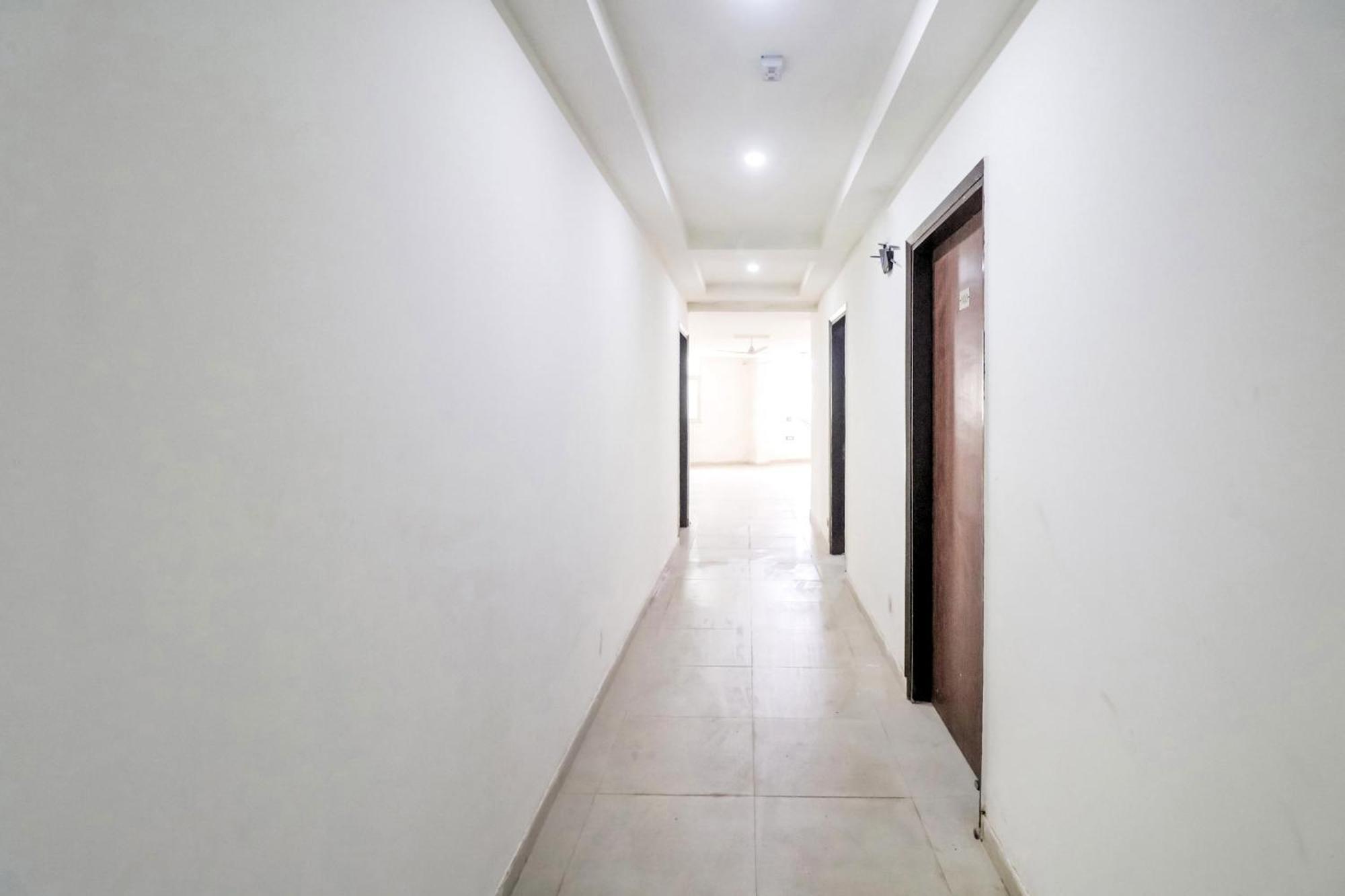 Hotel Collection O Mahavir Enclave Near Dashrath Puri Metro Station New Delhi