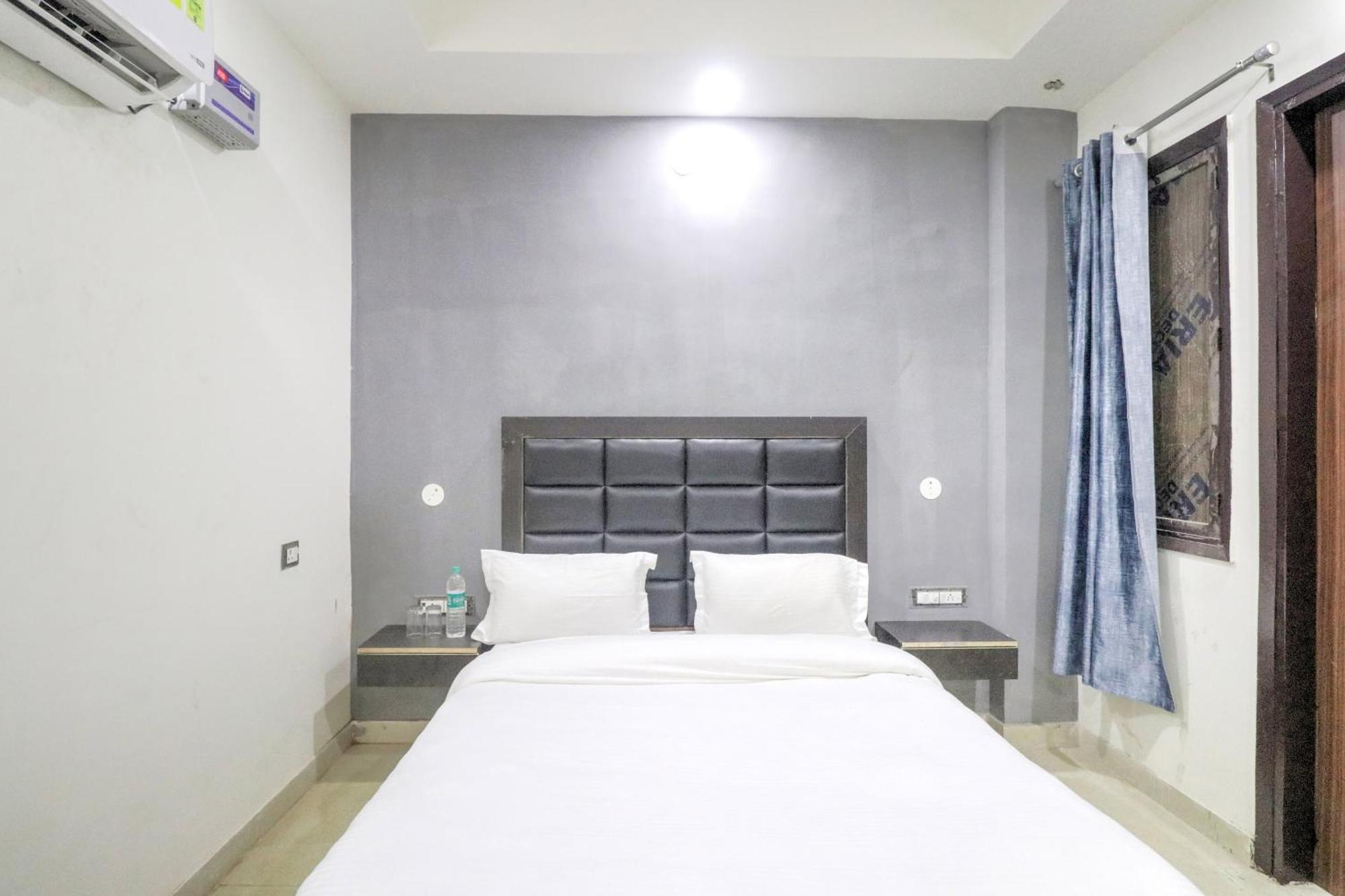 Collection O Mahavir Enclave Near Dashrath Puri Metro Station Hotel 3*